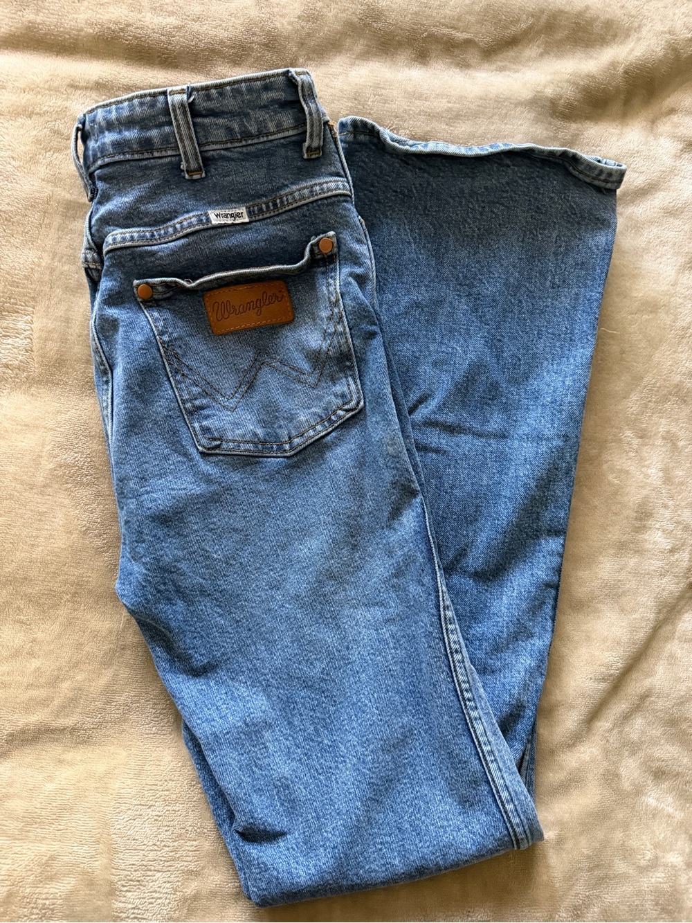 Wrangler Medium Blue Bootcut  women's Jeans. Size 25x34